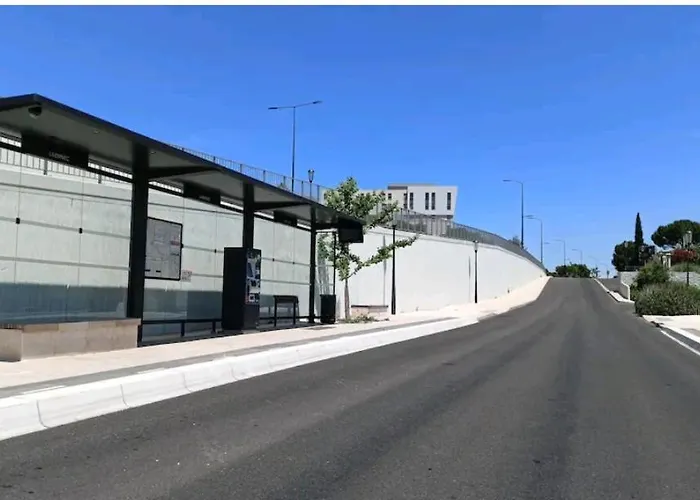 Charmante Maison De Ville Avec Parking Prive